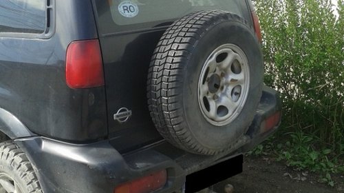 Dezmembrez Nissan Terrano 2 2.7 tdi din 2001