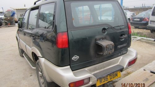 Dezmembrez Nissan Terrano II din 1996-2000, 2.4 b