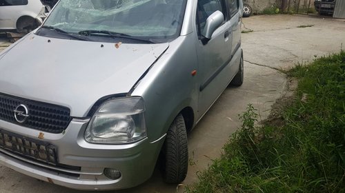 Dezmembrez Opel Agila an 2002 motor 1.2 benzi