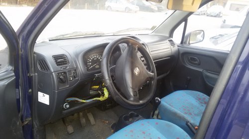 Dezmembrez Opel Agila motor 1.0