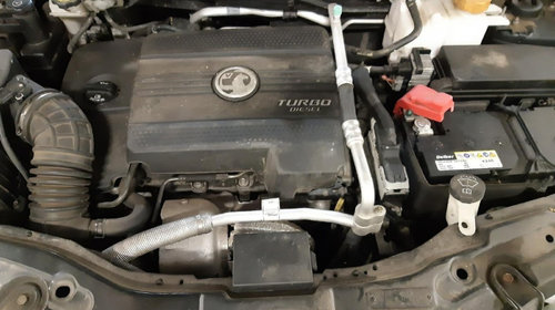 Dezmembrez Opel Antara 4x4 2.2 Diesel Manual Cod motor: A22DM (LNQ)