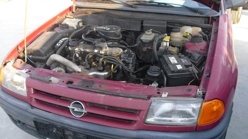Dezmembrez Opel Astra, an 1996, motor 1.8 benzina