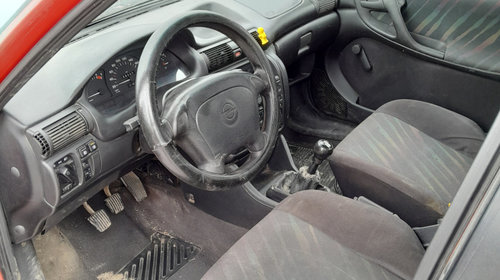 Dezmembrez Opel ASTRA F 1991 - 2005 1.6 Benzina