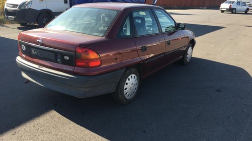 Dezmembrez Opel Astra F 1995 Berlina 1.4