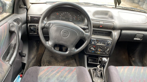Dezmembrez Opel Astra F 1997 break-caravan 1389