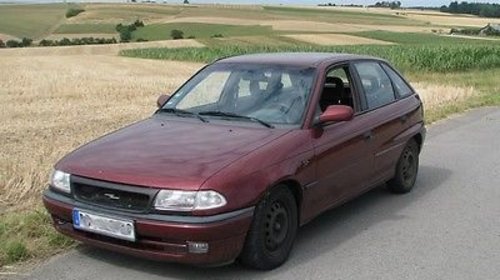 Dezmembrez Opel Astra F an 1991-1998