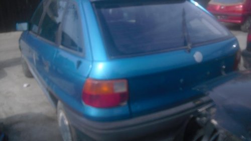 Dezmembrez Opel Astra F, an 1995, 1.4 benzina