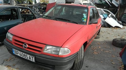 Dezmembrez Opel Astra F, an 1995, 1.6 benzina