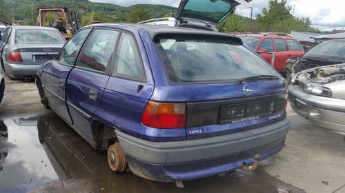 Dezmembrez Opel Astra F, an 1995, 1.6 benzina