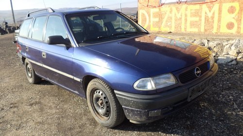 Dezmembrez Opel Astra F an 96 1,6