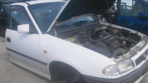 Dezmembrez Opel Astra F break, an 1995, 1.7 diesel