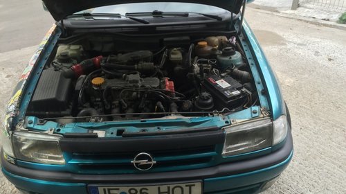 Dezmembrez Opel Astra F Cabrio 2.0 benzina 1994, Dezmembrari Opel Astra F Cabrio 2.0 benzina 1994