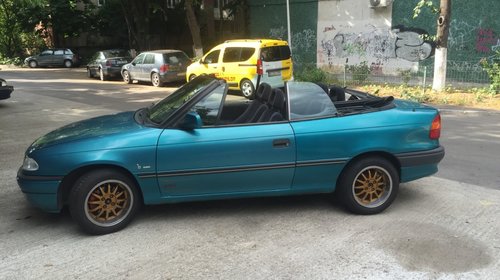 Dezmembrez Opel Astra F Cabrio 2.0 benzina 1994, Dezmembrari Opel Astra F Cabrio 2.0 benzina 1994