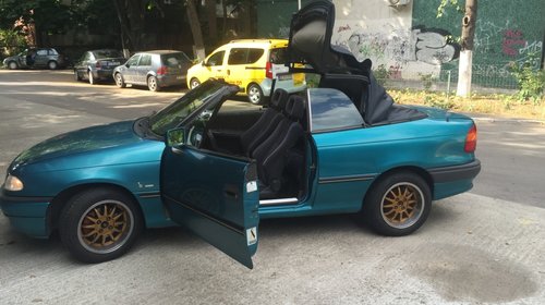 Dezmembrez Opel Astra F Cabrio 2.0 benzina 1994, Dezmembrari Opel Astra F Cabrio 2.0 benzina 1994