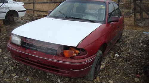 Dezmembrez Opel Astra F din 1992 1.7 isuzu