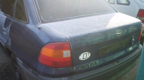 Dezmembrez Opel Astra F din 1996, 2.0 b