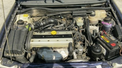 Dezmembrez Opel Astra F din 1996 2.0b,
