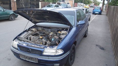 Dezmembrez opel astra f hatchback 1.6i motore cotec an 1997 orice piesa motor,caroserie,interior