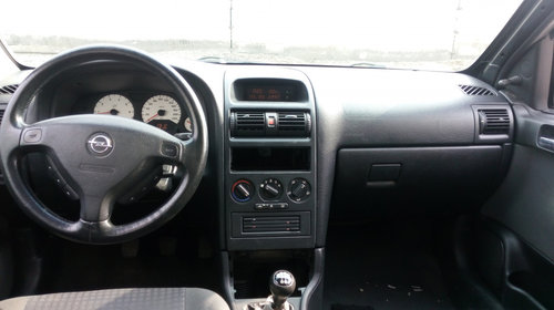 Dezmembrez Opel Astra G 1.6 hatchback