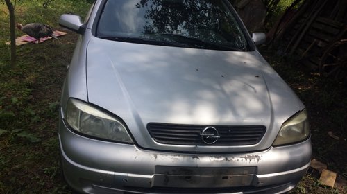 Dezmembrez opel astra g 2.0 diesel an 2000