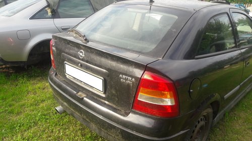 Dezmembrez Opel Astra G 2.0 DTI fabr. 2001