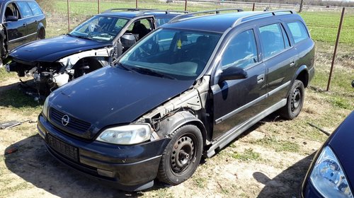 Dezmembrez Opel Astra G 2001 break 2.2 benzina