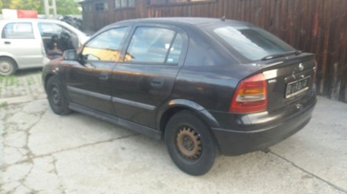 Dezmembrez Opel Astra G 2002 Berlina 1.7 DTI