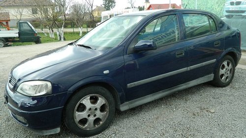 Dezmembrez Opel Astra G - 2002
