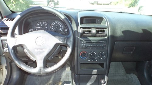 Dezmembrez Opel Astra G an 2002, motor 1598 cc, benzina, 62 kw