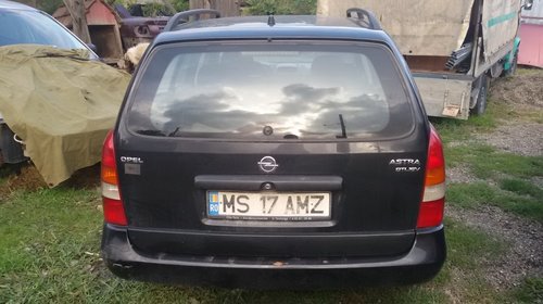 Dezmembrez Opel Astra G an 2002 motor 2.0 Dti