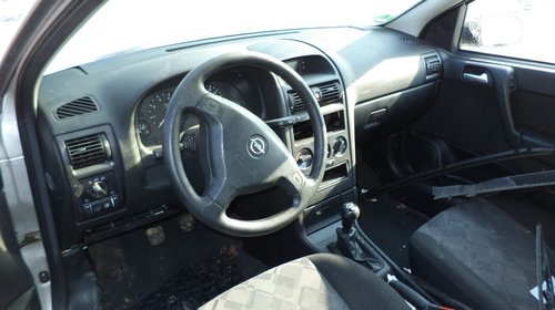 Dezmembrez Opel Astra G an 98 1,6 benzina