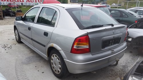 Dezmembrez Opel Astra G berlina, an 2000, 1.7 diesel