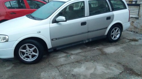 Dezmembrez opel astra g break