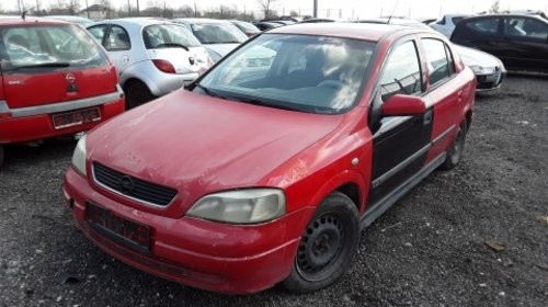 Dezmembrez Opel Astra G Combi, an 2000, motor