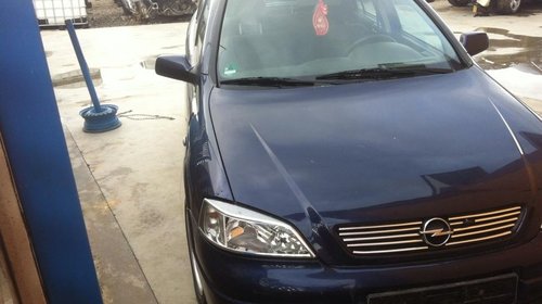 Dezmembrez Opel Astra G combi