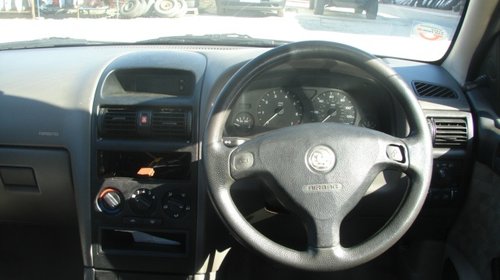 Dezmembrez Opel Astra G din 1999