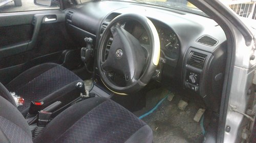 Dezmembrez Opel Astra G hatchback 1.7 DTI Isuzu, an 2001