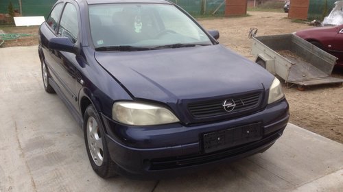 Dezmembrez Opel Astra G