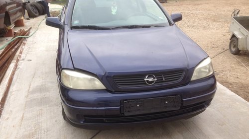 Dezmembrez Opel Astra G