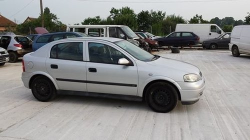 Dezmembrez opel astra g