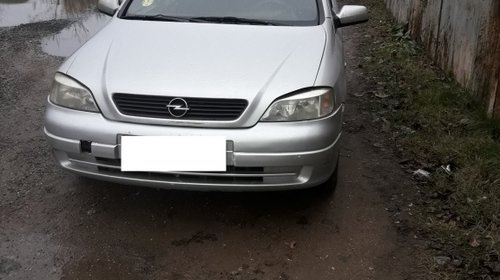 Dezmembrez Opel Astra G