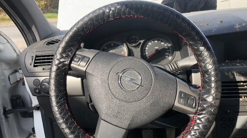 Dezmembrez Opel Astra H 1.3 CDTI