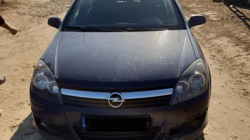 Dezmembrez Opel Astra H 1.3cdti 2006