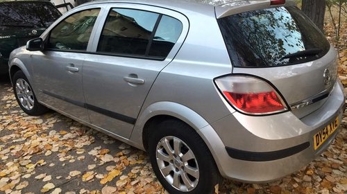 Dezmembrez Opel Astra H 1.7 an 2005 Diesel Argintiu