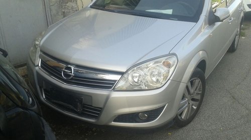 Dezmembrez Opel astra h 1.7 cdti 2010