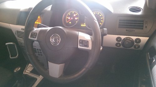 Dezmembrez Opel Astra H 1.9 CDTI 150 HP