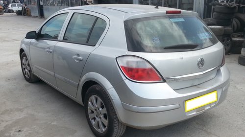 Dezmembrez Opel Astra H 1.9 CDTI , hatchback 