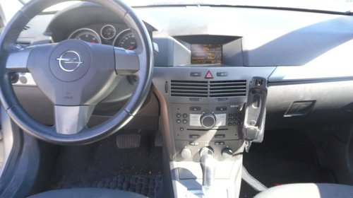 Dezmembrez Opel Astra H 1,9 CDTI – Z19DT-2006
