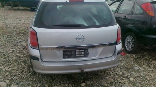 Dezmembrez Opel Astra H 1 9cdti An 2005