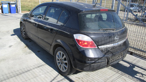 Dezmembrez Opel Astra H 2005 hatchback